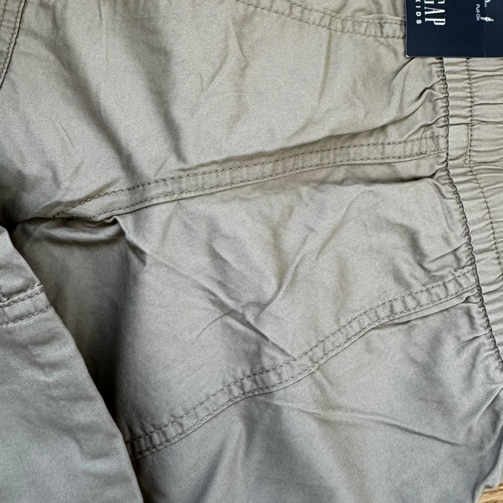 GAP Kids Cargo Pants in Light Taupe